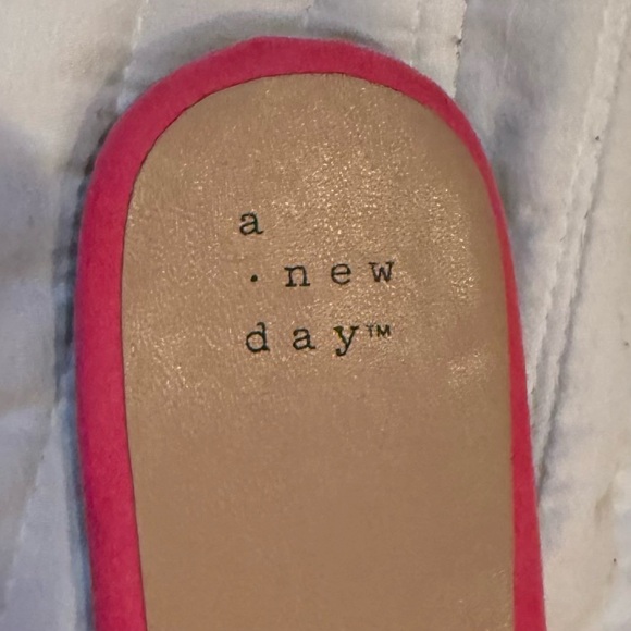A New Day Heidi Hot Pink Faux Sueded Sandals Slides Size 8 - Picture 6 of 7